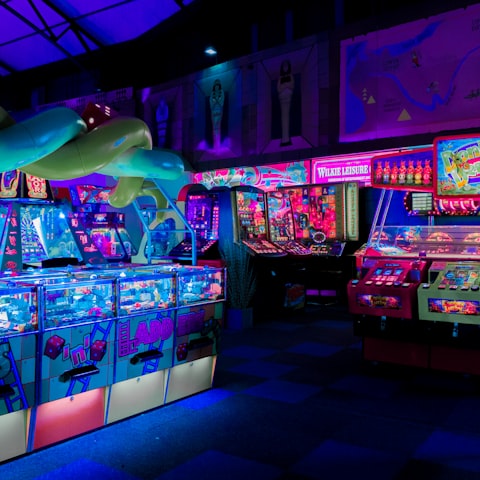 Family entertainment center with arcade games